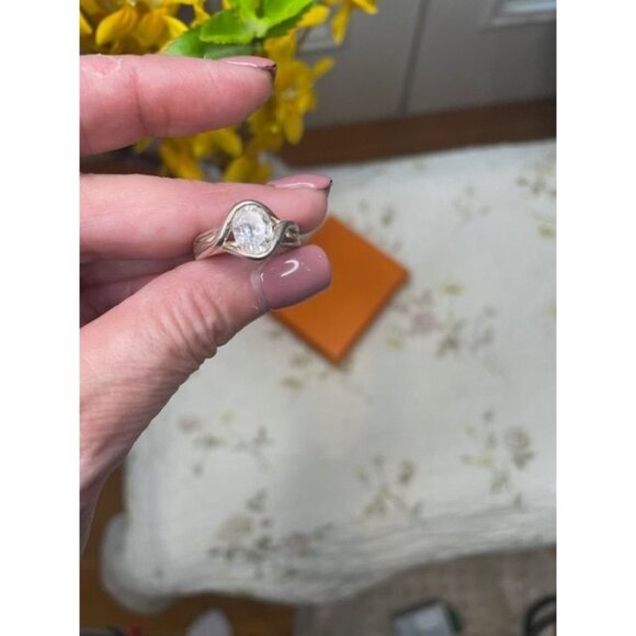 Timeless Elegance: Sterling Silver Dainty Ring – Size 7 - Picture 3 of 5